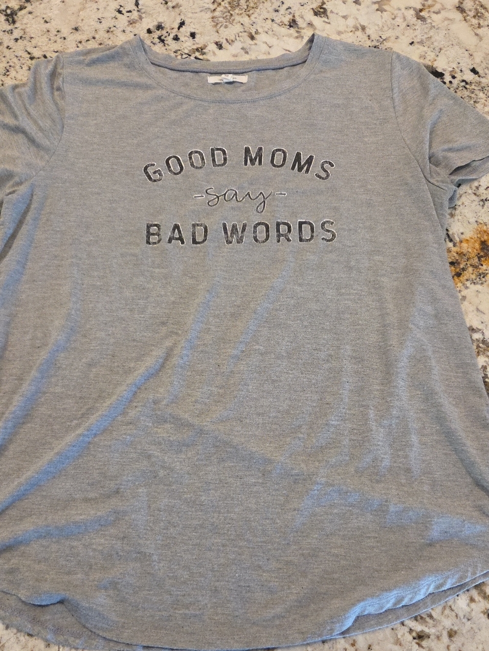 Maurices Light Gray Graphic Short Sleeve Tee